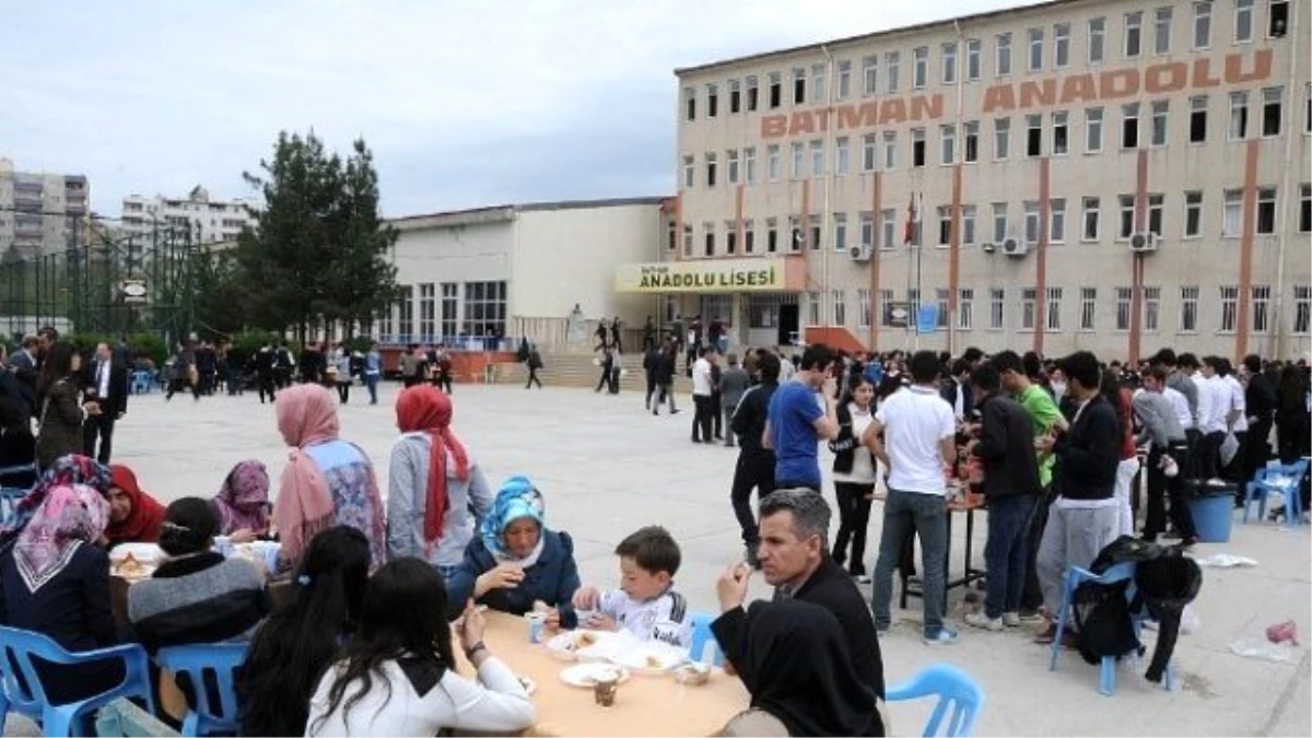 Muhtaç Öğrenciler Yararına Kermes