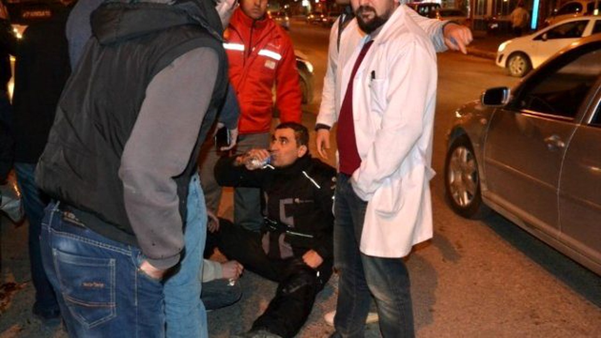 Otomobil, Motosiklete Çarptı: 1 Yaralı