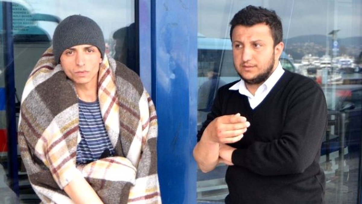 Otomobille Seyir Halindeyken Sohbet Eden İki Kardeş Denize Uçtu