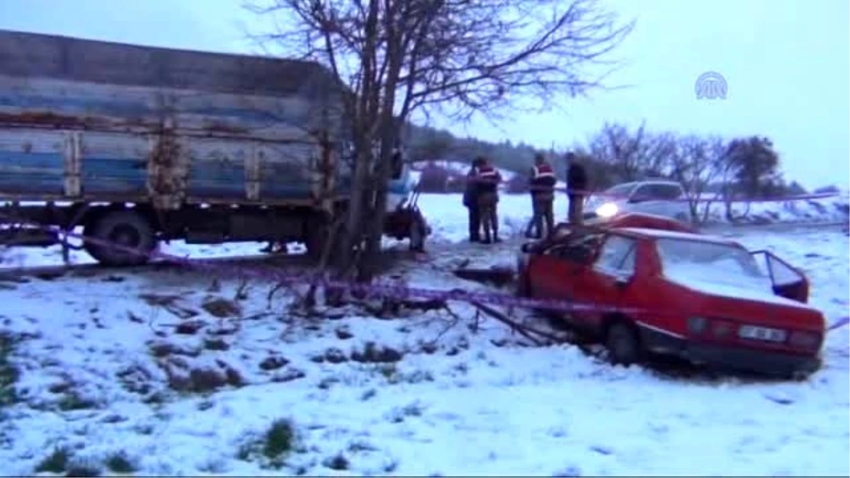 Trafik Kazası: 1 Ölü, 2 Yaralı