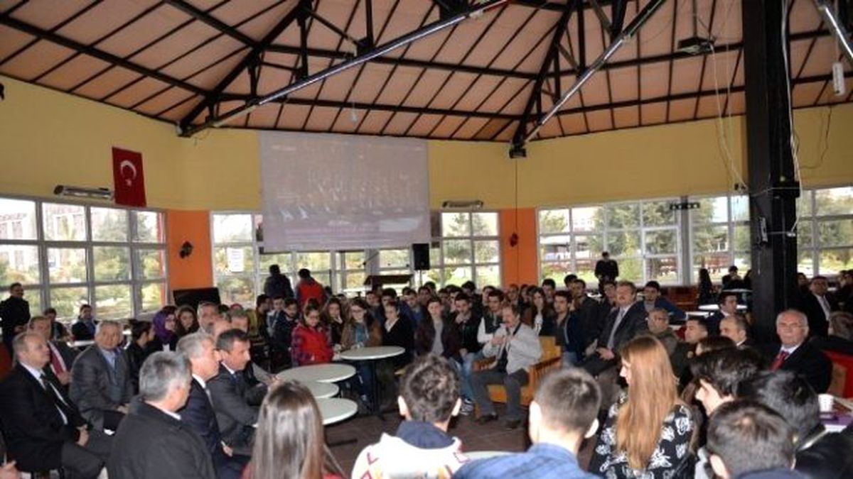 Vali, Öğrencilerle Bir Araya Geldi