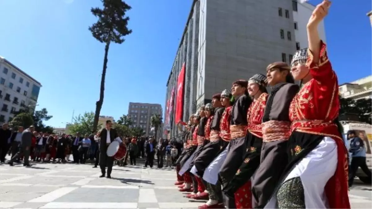 11 Nisan Kutlamaları Başladı