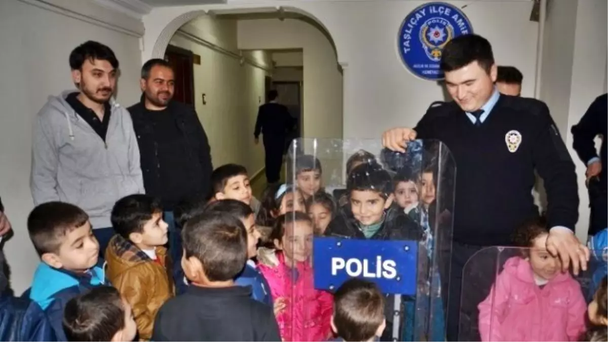 Ağrı\'da Polis Haftası Kutlamaları