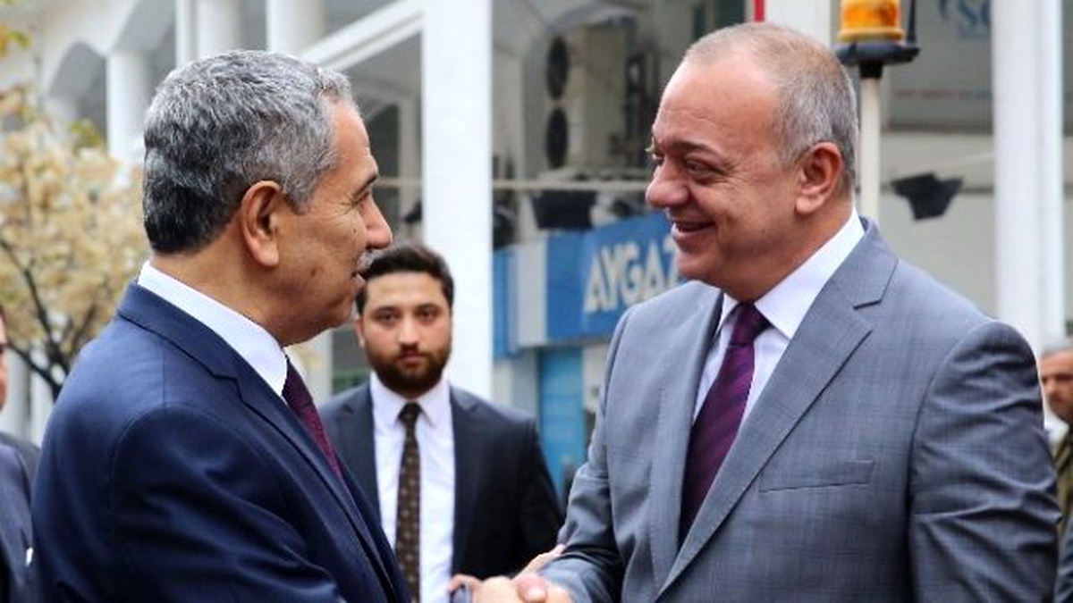 Arınç\'tan Büyükşehir Belediyespor\'a Tebrik
