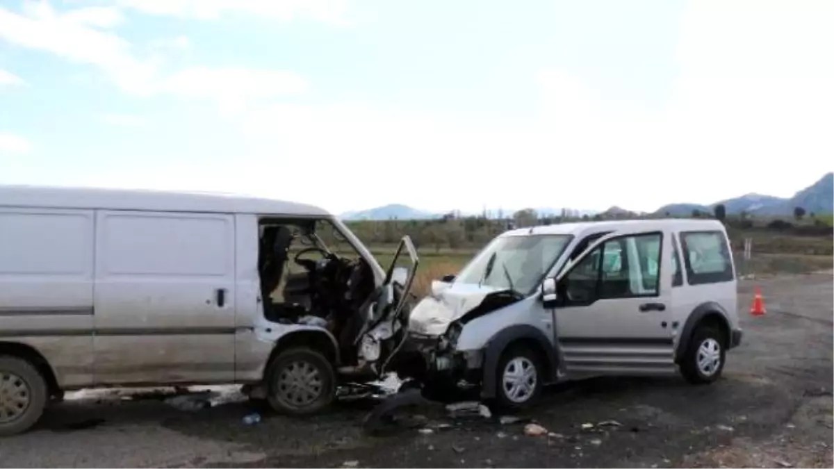 Asker Yemin Törenine Gelen Aile Kaza Yaptı: 1 Ölü, 6 Yaralı