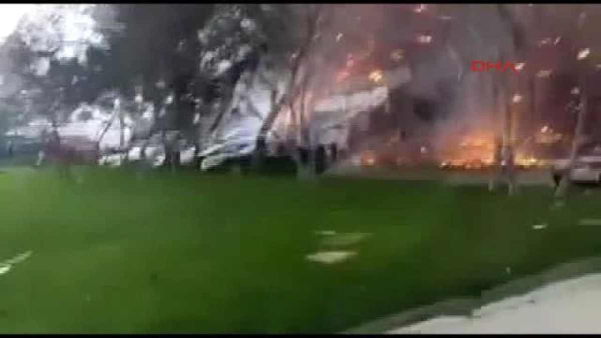 Azerbaycan?da 9 Katlı Binada Yangın