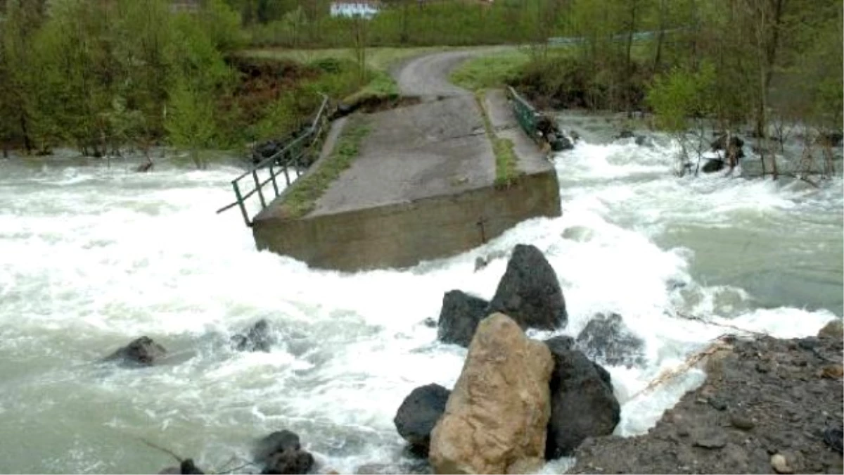 Baraj Suları Köprüyü Yıktı