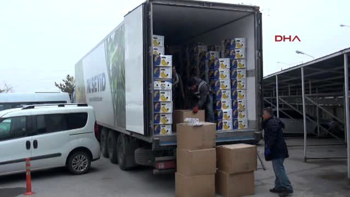 Erzincan Muz ve Karpuz Dolu Tır\'dan 1,5 Milyar Liralık Kaçak Sigara Ele Geçirildi
