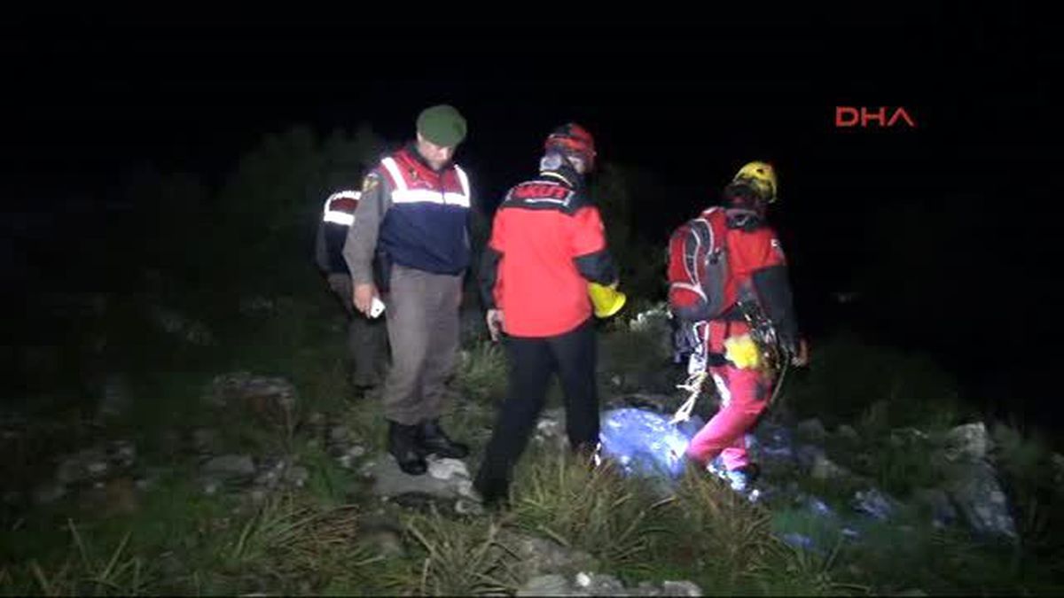 Fethiye Ormanda Mahsur Kalan 2 Üniversiteliyi Akut Kurtardı