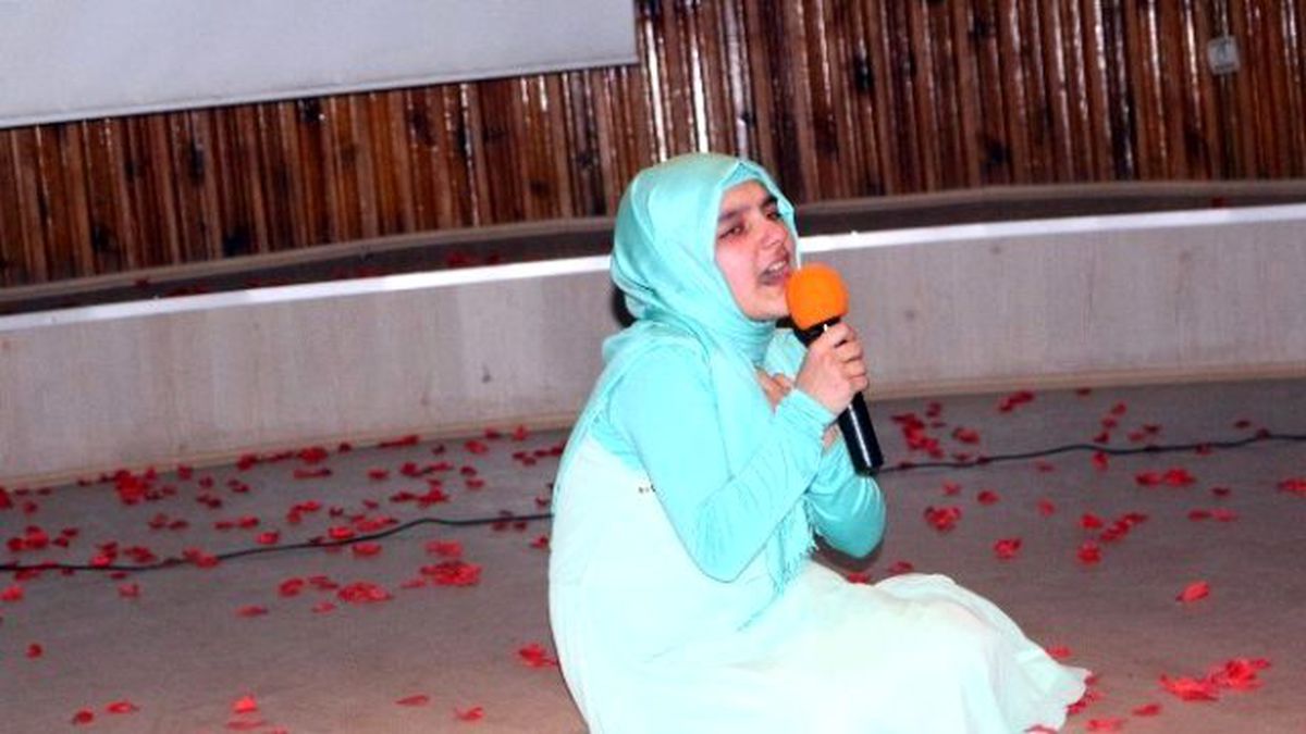 Hz. Muhammed'in Hayatını Anlatırken Hem Ağladı Hem Ağlattı
