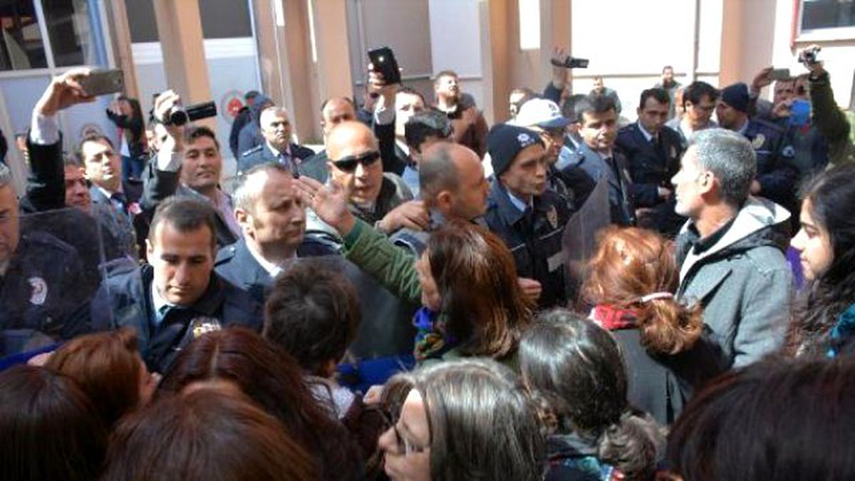 Liseli Kıza Tecavüz Davasında Sanıklara Ceza Yağdı