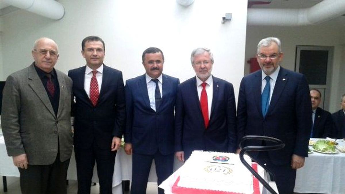 Rektör Ulcay\'dan Polislere Sürpriz Kutlama Ziyareti