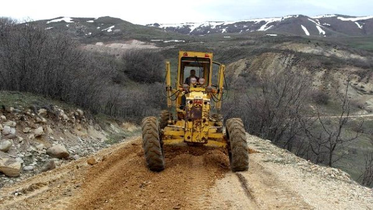 Taşdibek Mahallesinde Yol Çalışmaları Başladı