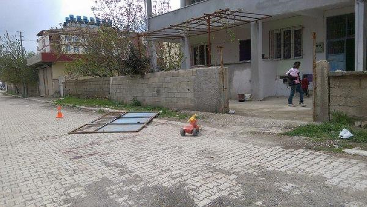Üzerine Demir Kapı Düşen Minik Yakup Öldü