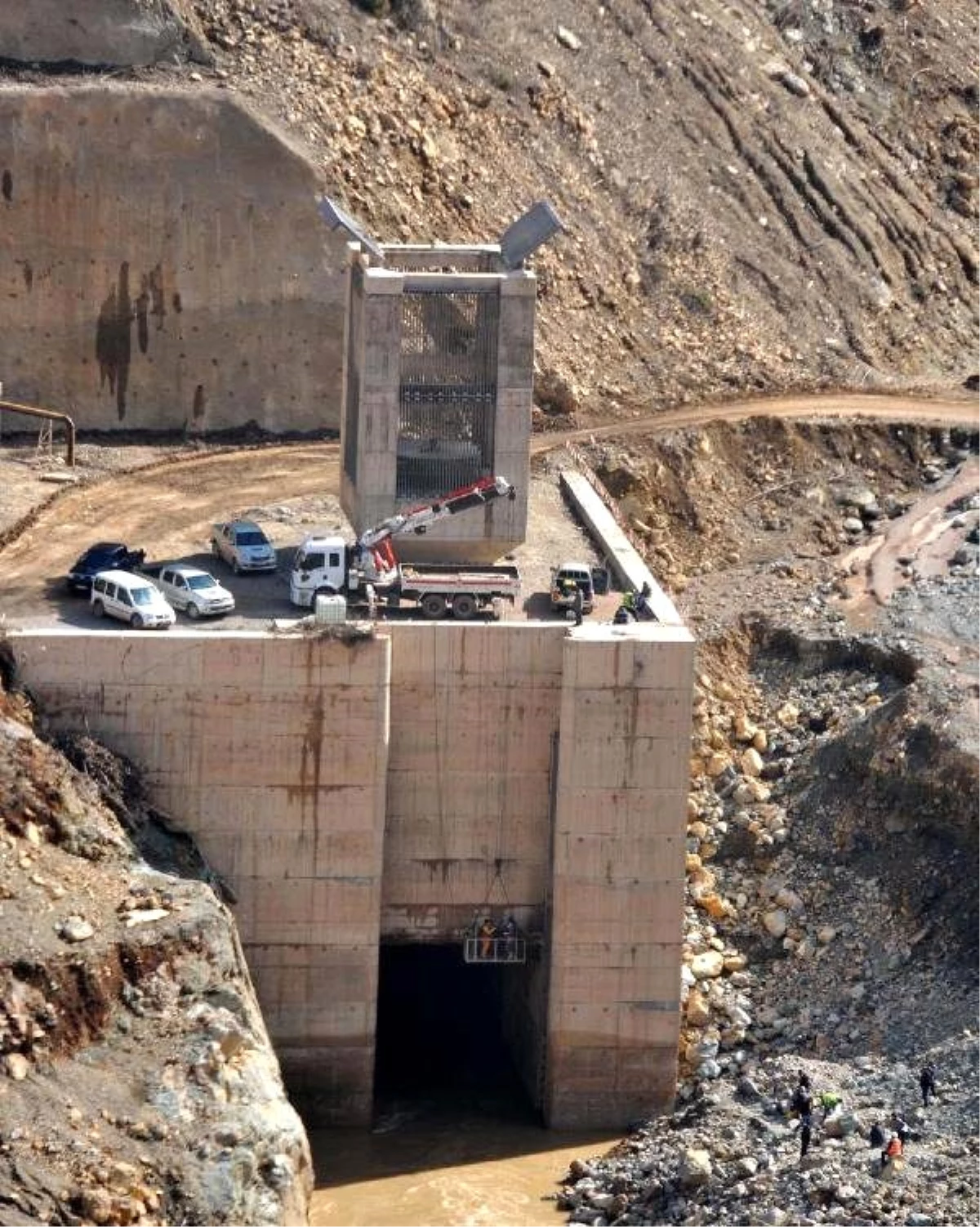 10 Kişinin Öldüğü Baraj Faciasının Sorumlularına Para Cezası