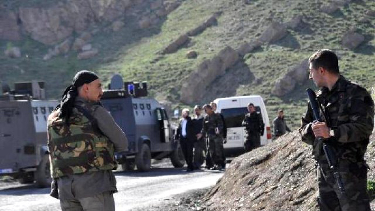 Askere Saldıran PKK\'lılar Etkisiz Hale Getirildi