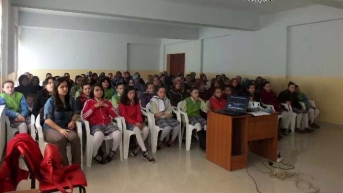 Alaplı\'da Okullarda Ergenlik Dönemi Semineri