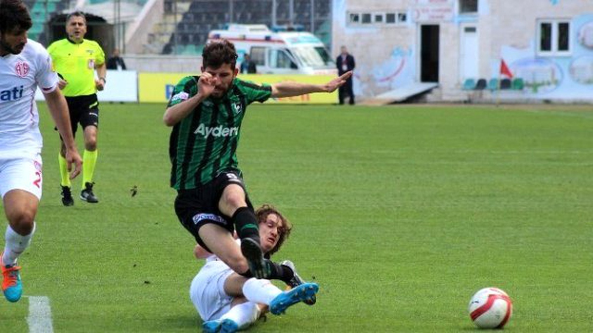 Denizlispor, Antalyaspor\'a Boyun Eğdi