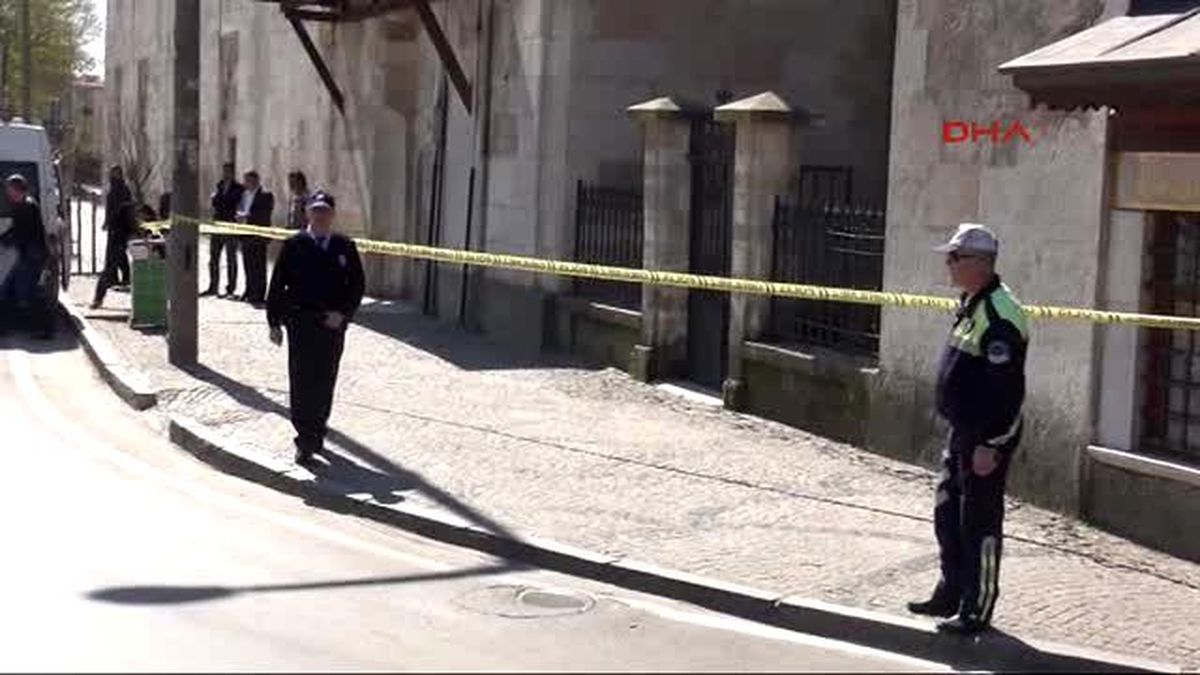 Edirne Camide Bomba Sanılan Çantadan Kıyafet Çıktı