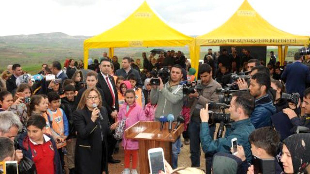 Gaziantep\'te 35 Bin Fidan Toprakla Buluşuyor