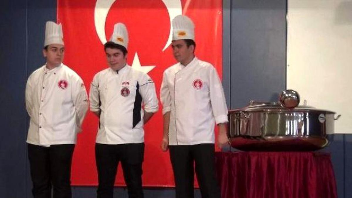 Genç Aşçılar Kepçelerini Teslim Ettiler