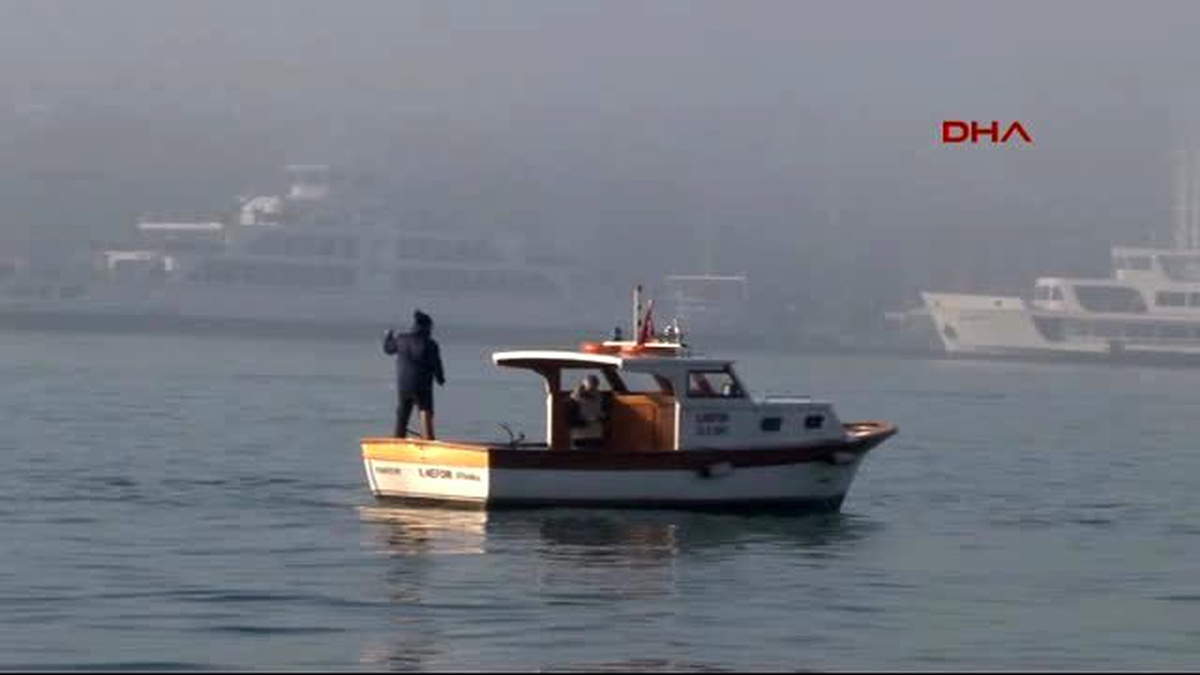 İstanbul Boğazı\'nda Yoğun Sis Seferleri Etkiledi