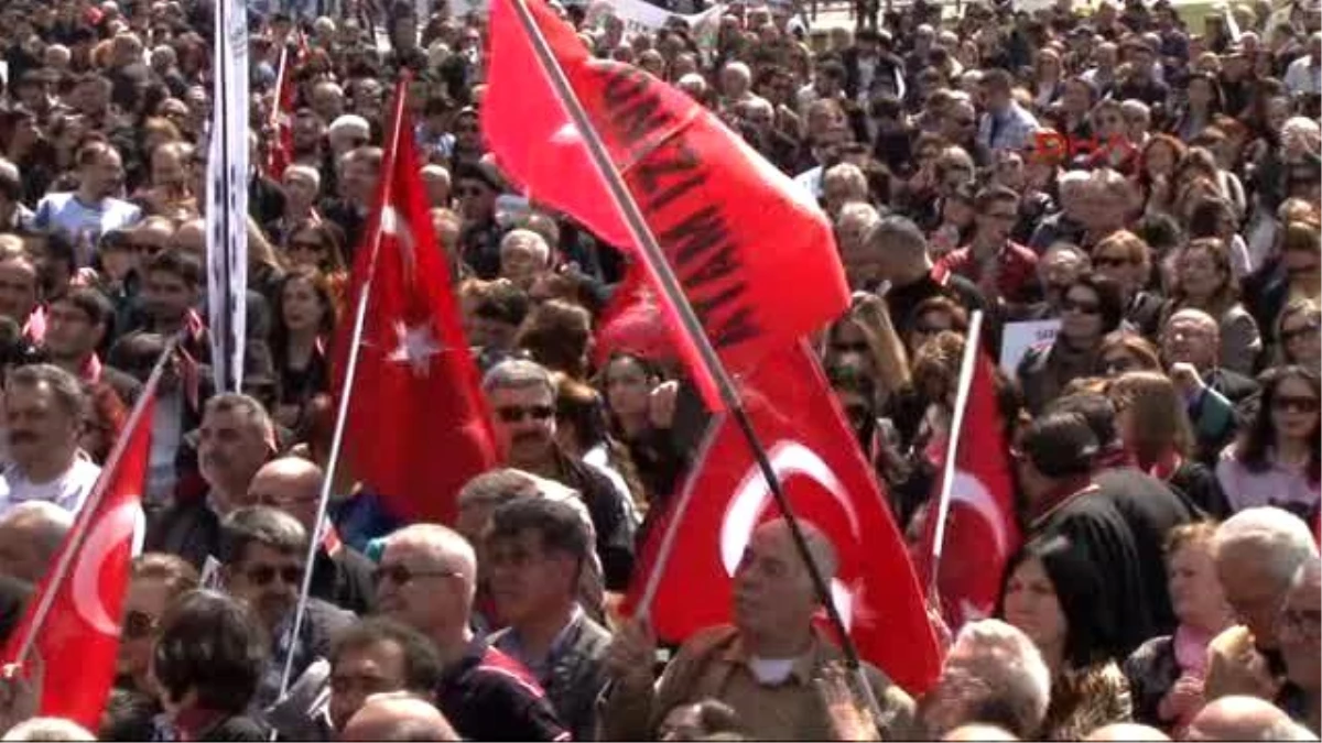 İzmir Avukatlardan, İzmir\'de Cüppeli Miting