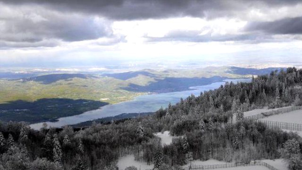 Kartepe\'nin Yukarısı Kış, Aşağısı Bahar