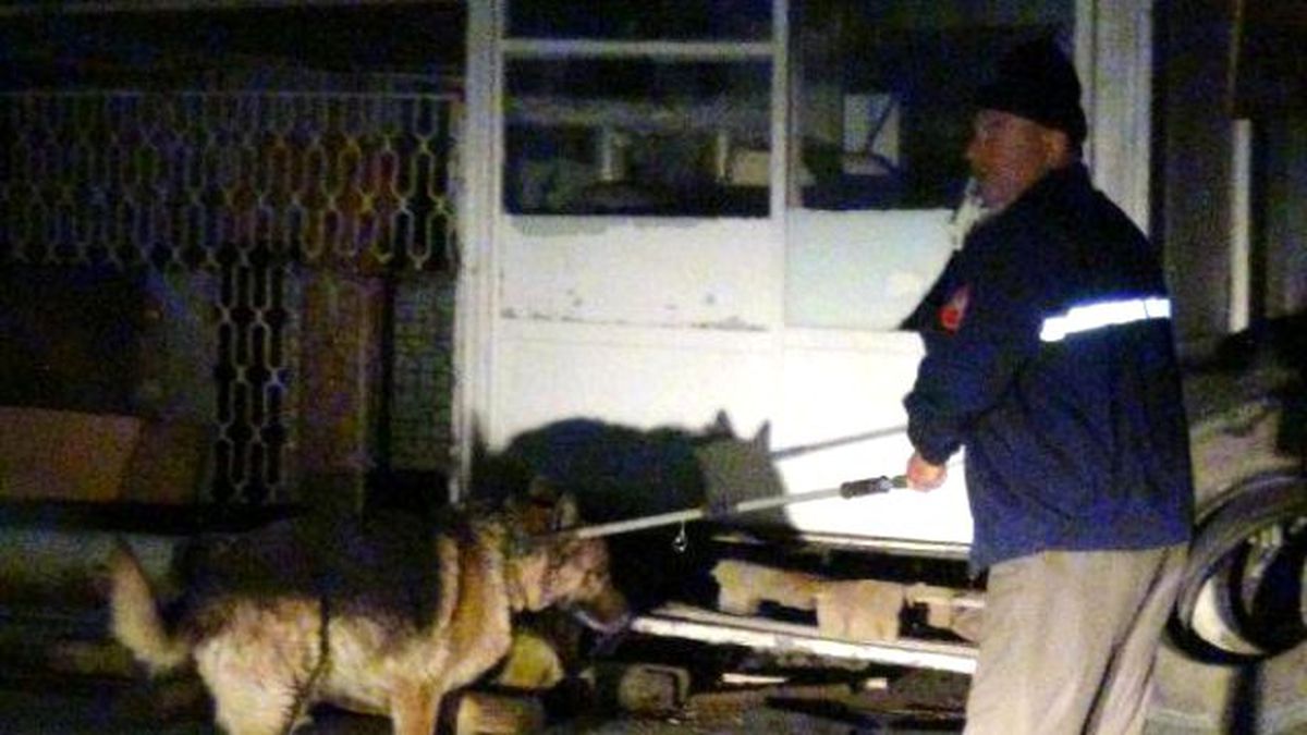 Köpek Saldırınca İşyerinde Mahsur Kaldı