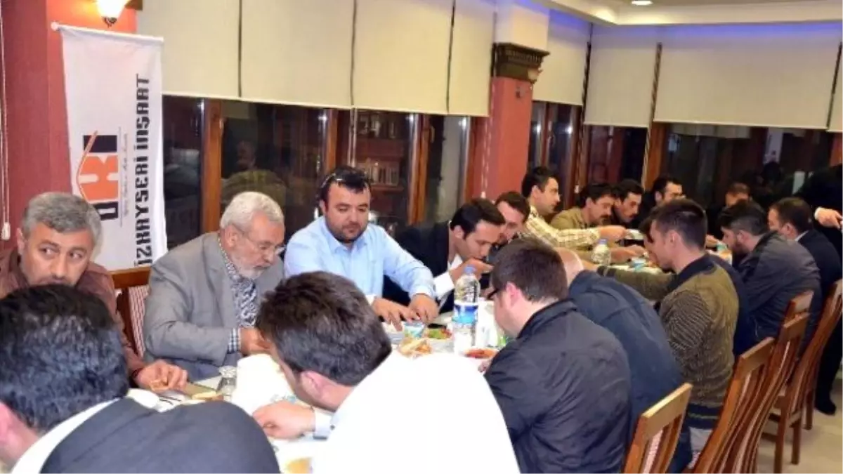 Öz Kayseri İnşaat\'tan Kaynaşma Yemeği