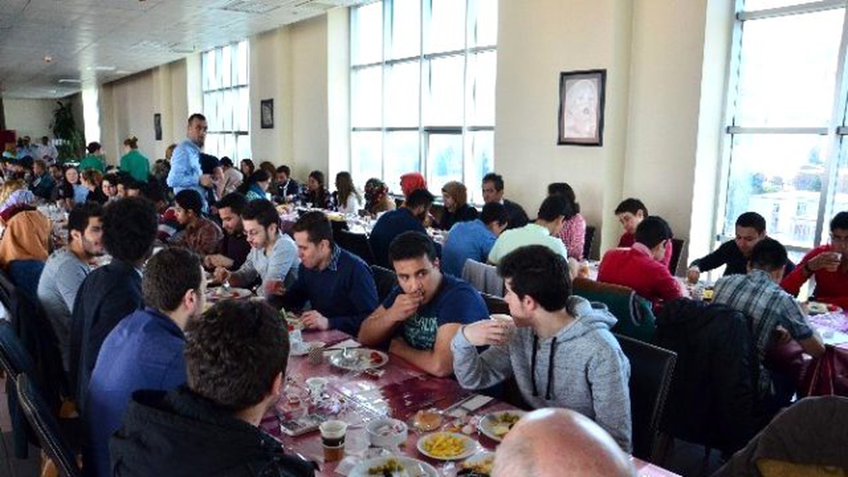 Rektör Özer; Yabancı Öğrencilerle Kahvaltıda Buluştu