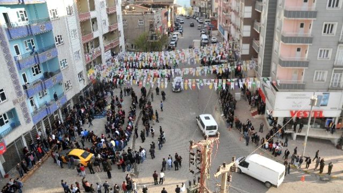 Şırnak\'ta Hdp\'li Adaylara Coşkulu Karşılama