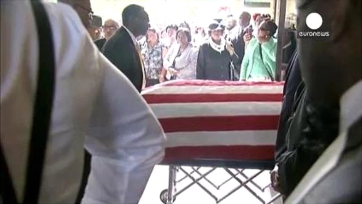 ABD\'de Polis Tarafından Öldürülen Scott İçin Cenaze Töreni Düzenlendi