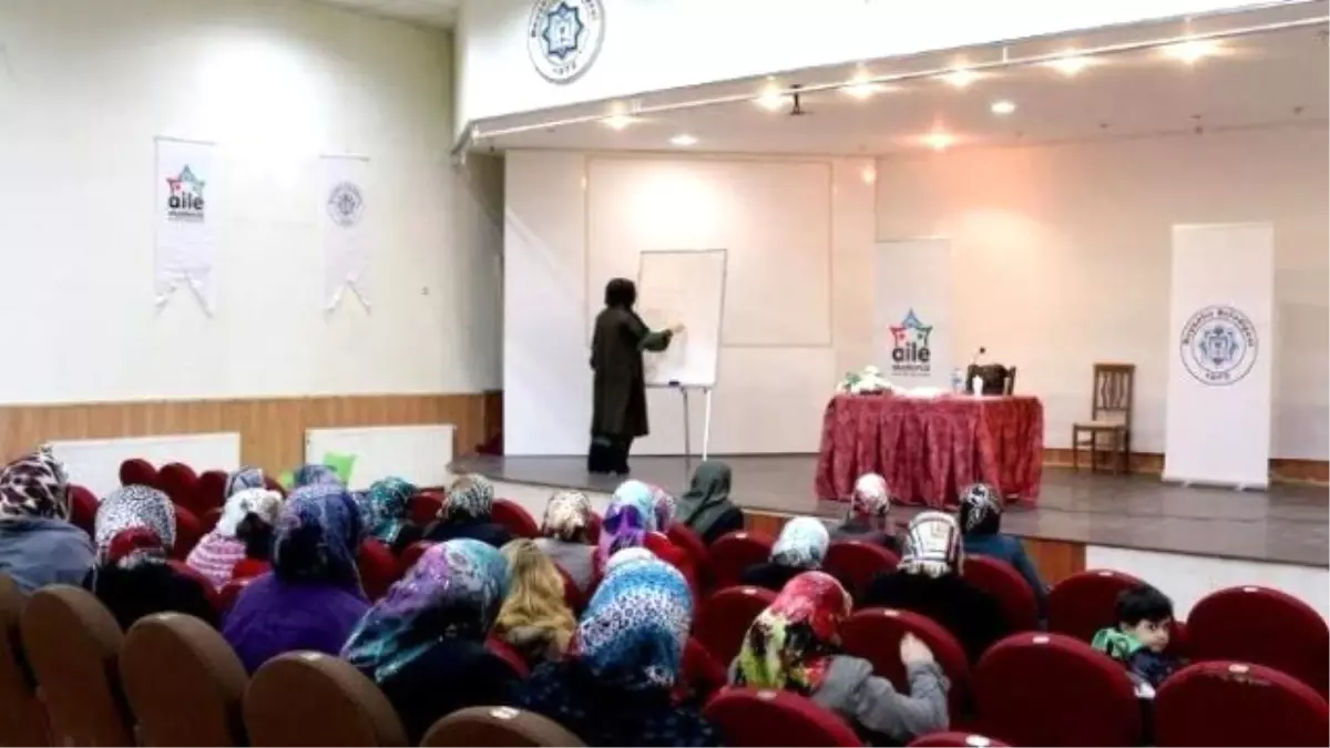 Beyşehir\'de "Kadın, Aile ve Toplum" Konferansı