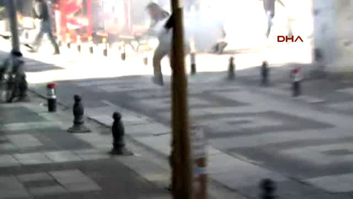 Grup Yorum Konserine Gelenlere Polis Müdahalesi 54 Gözaltı