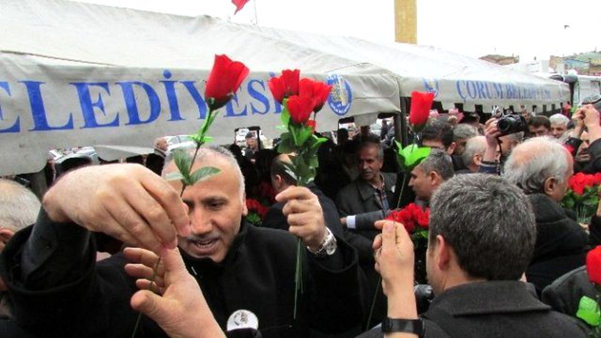 Yapay Gül İzdihamı