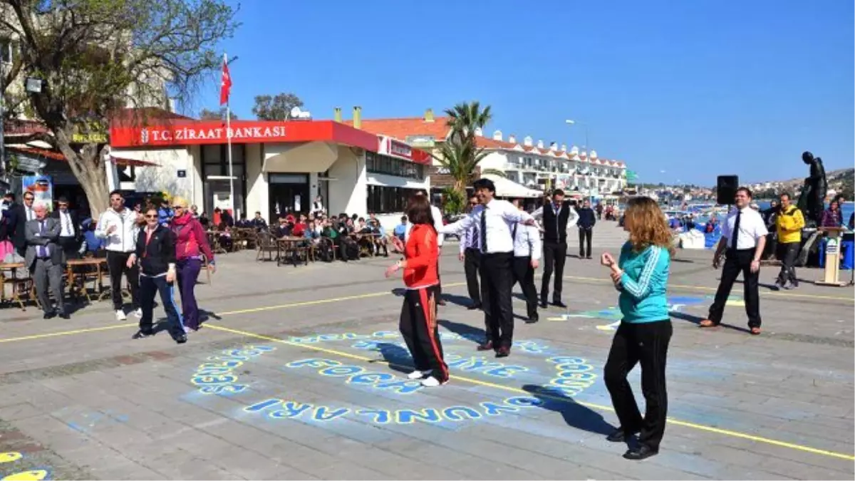 Foça\'da Çocuk Şenlikleri Başladı