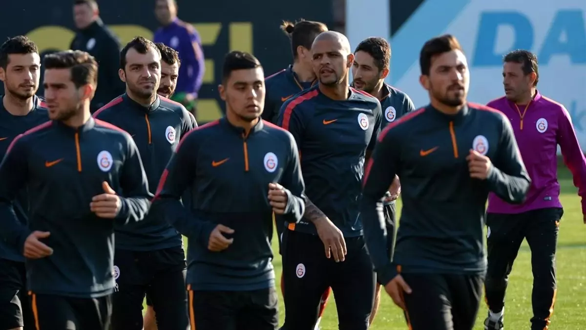 Galatasaray\'da Melo Takımla Çalıştı