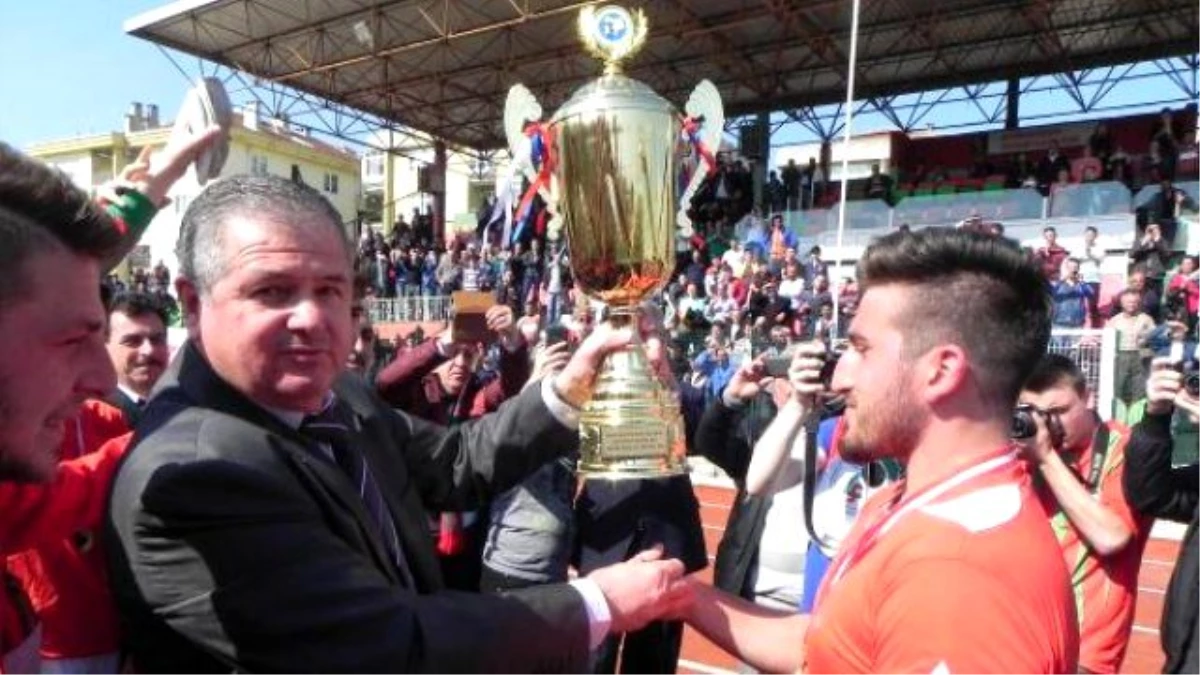 Lüleburgazspor Şampiyonluk Kupasını Aldı
