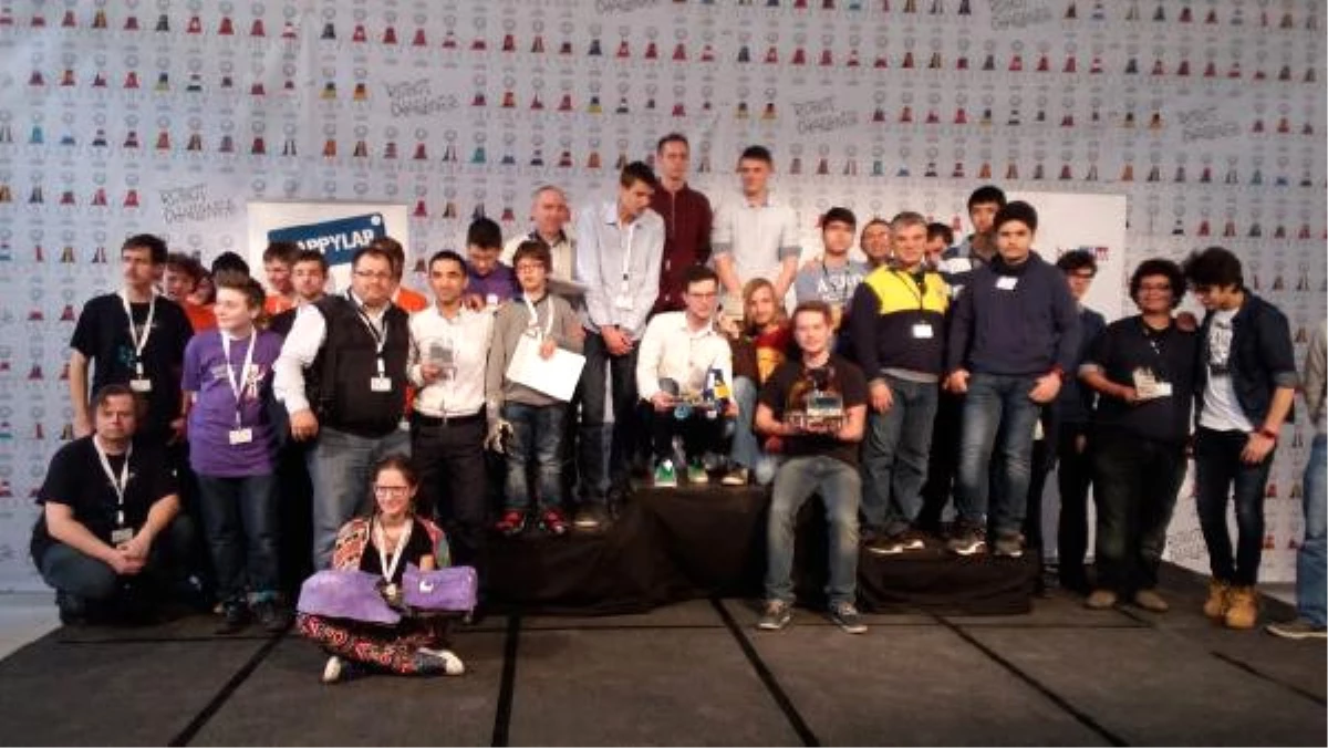Türkiye, Viyana\'daki Bilim Olimpiyatlarında İzmir Yamanlar-Bilgi Koleji Dünya İkincisi Oldu