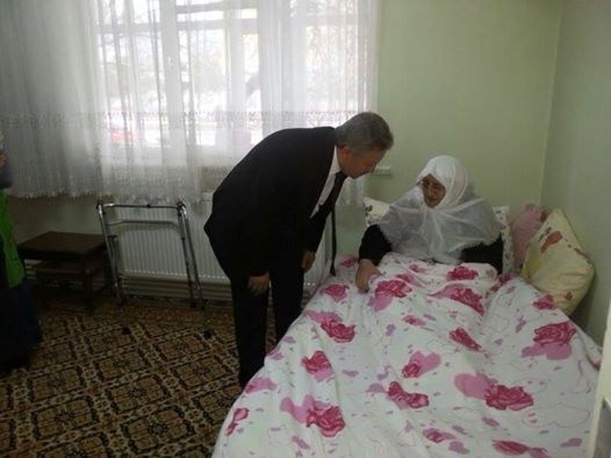 Vali Kahraman\'dan Evde Bakım Hastalarına Ziyaret