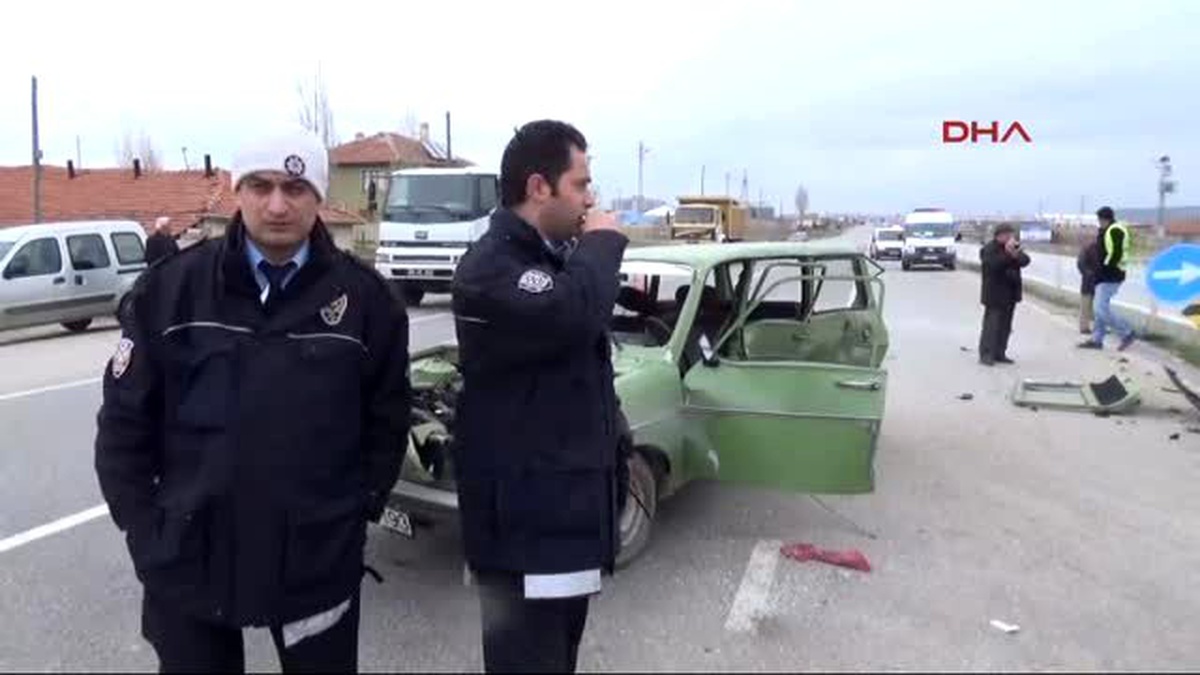 Yozgat Sorgun\'da 2 Otomobil Çarpıştı: 4 Yaralı