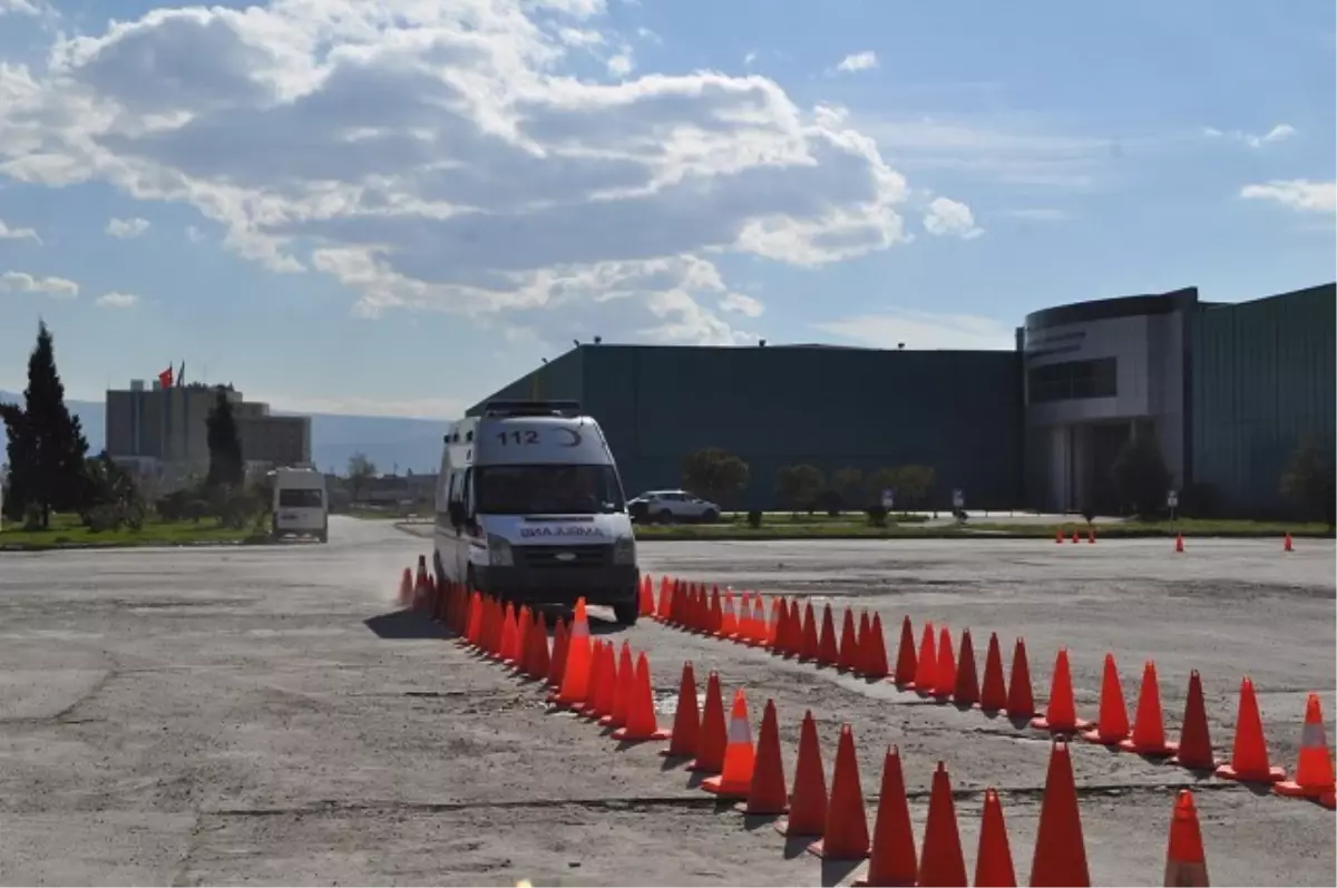 Ambulans Sürüş Teknikleri Eğitimi Aldılar