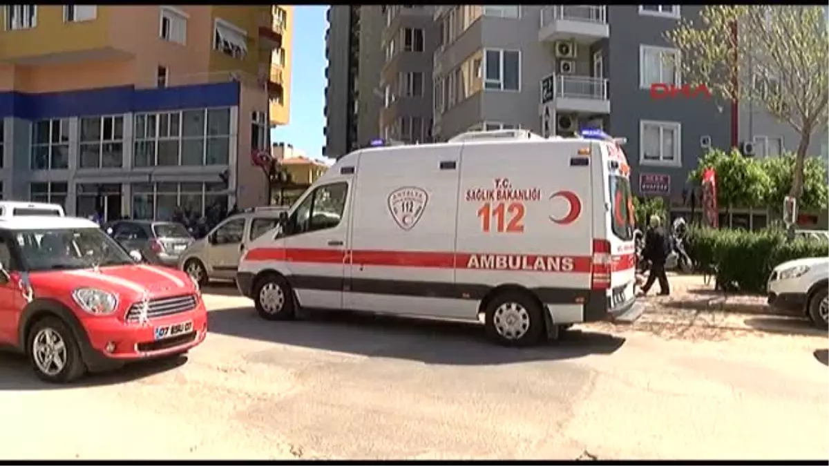 Antalya Astım Hastası 8\'inci Kattan Düşüp Öldü