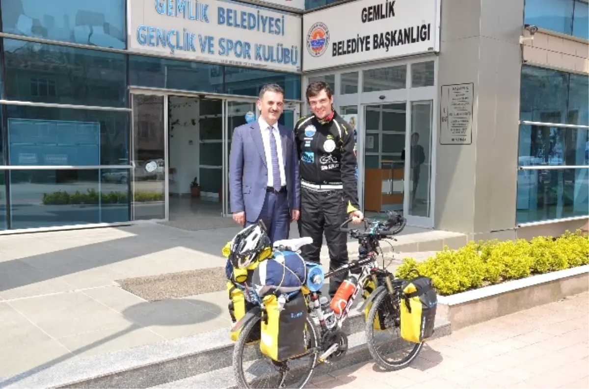 Barış İçin Pedal Çeviren Meriç, Gemlik\'te Mola Verdi