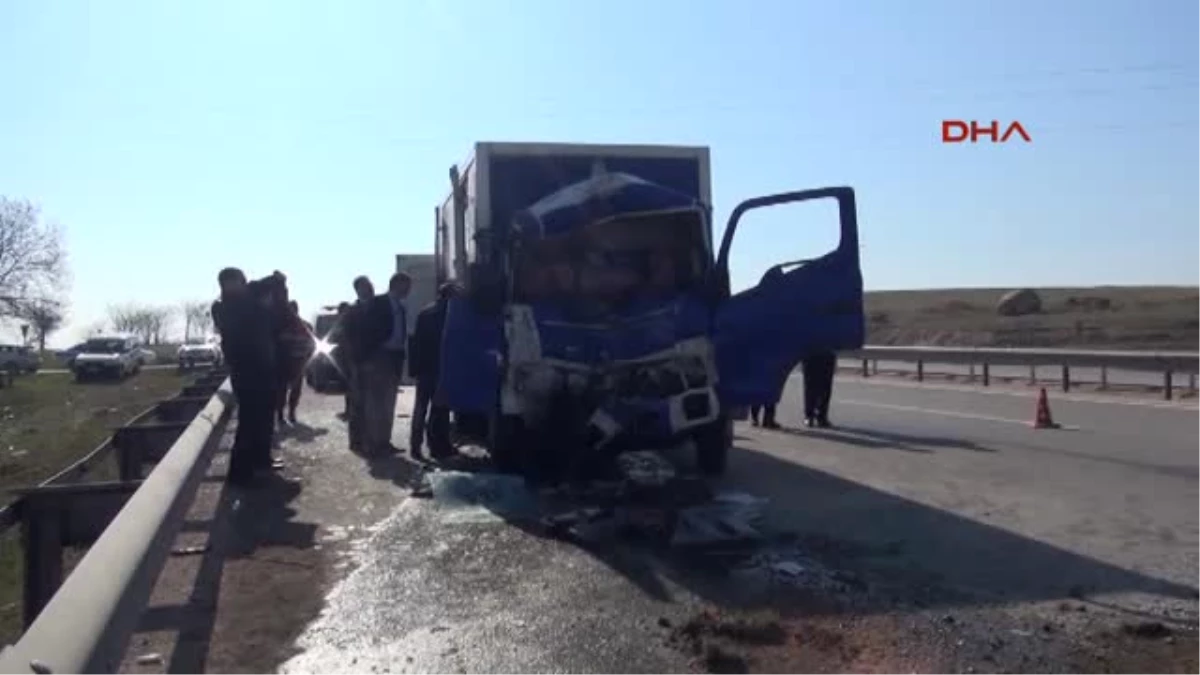 Eskişehir Kamyonet Belediye Otobüsüne Arkadan Çarptı: 10 Yaralı