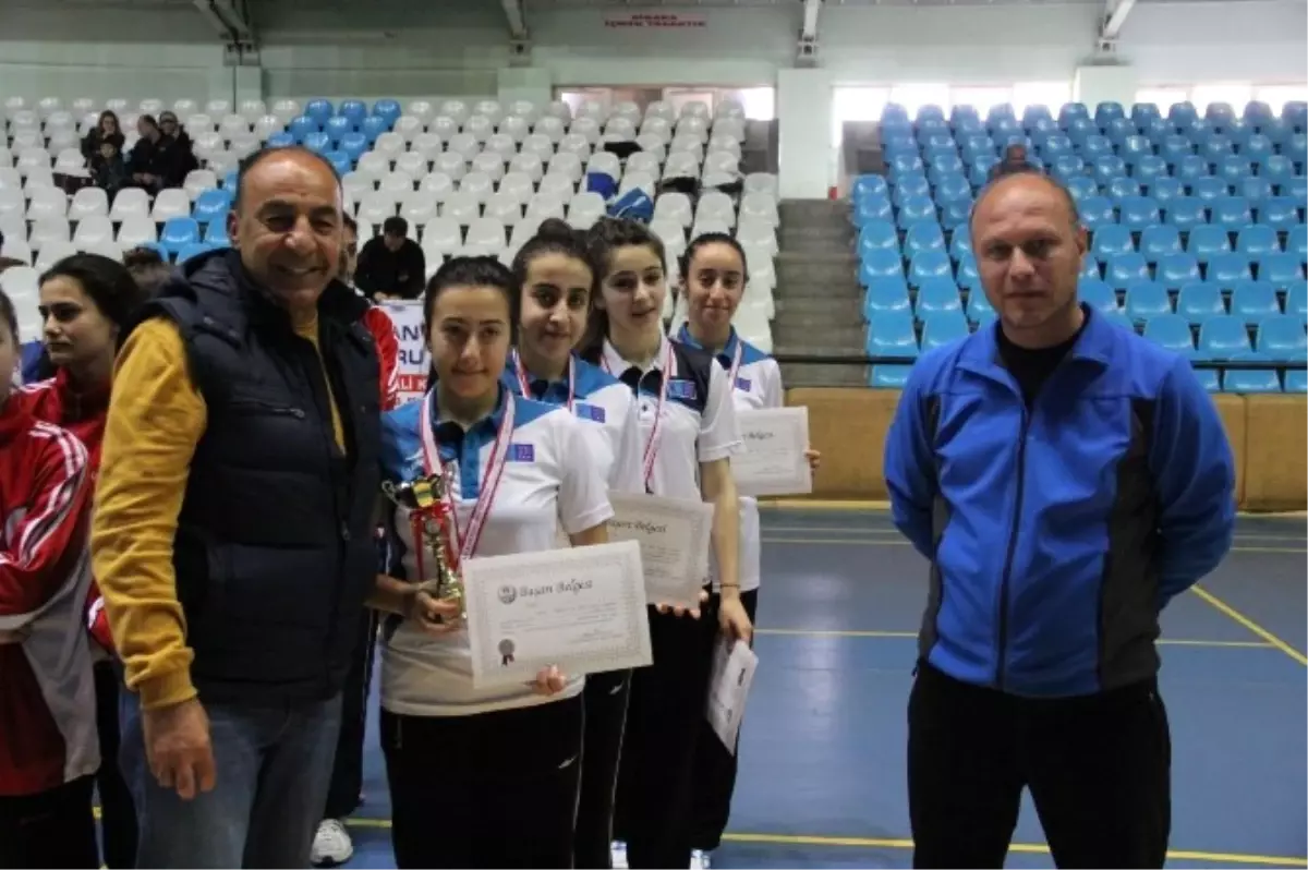 Gençler Badminton Şampiyonası Tamamlandı