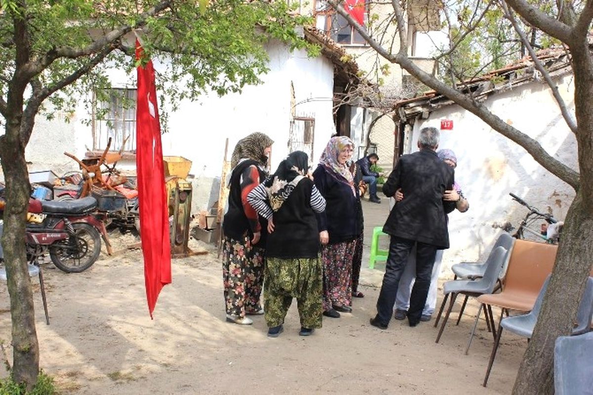 İspanya\'da Boğularak Ölen Türk Öğretmenin Baba Ocağına Ateş Düştü
