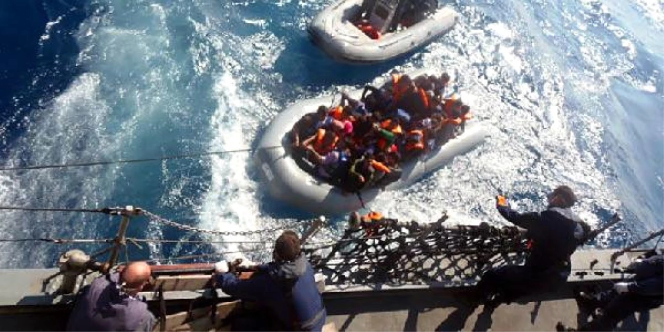 İtalya\'da Göçmen Teknesi Battı: 400 Ölü (2)