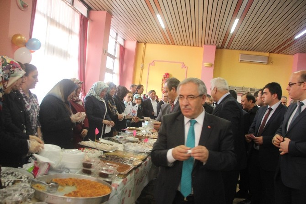 Kutlu Doğum Haftası Etkinlikleri Kapsamında Kermes Açılışı Oldu